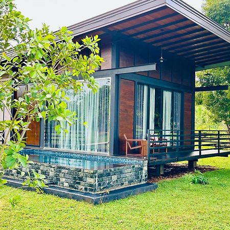 Atha Resort Sigiriya Exteriér fotografie A villa at the resort