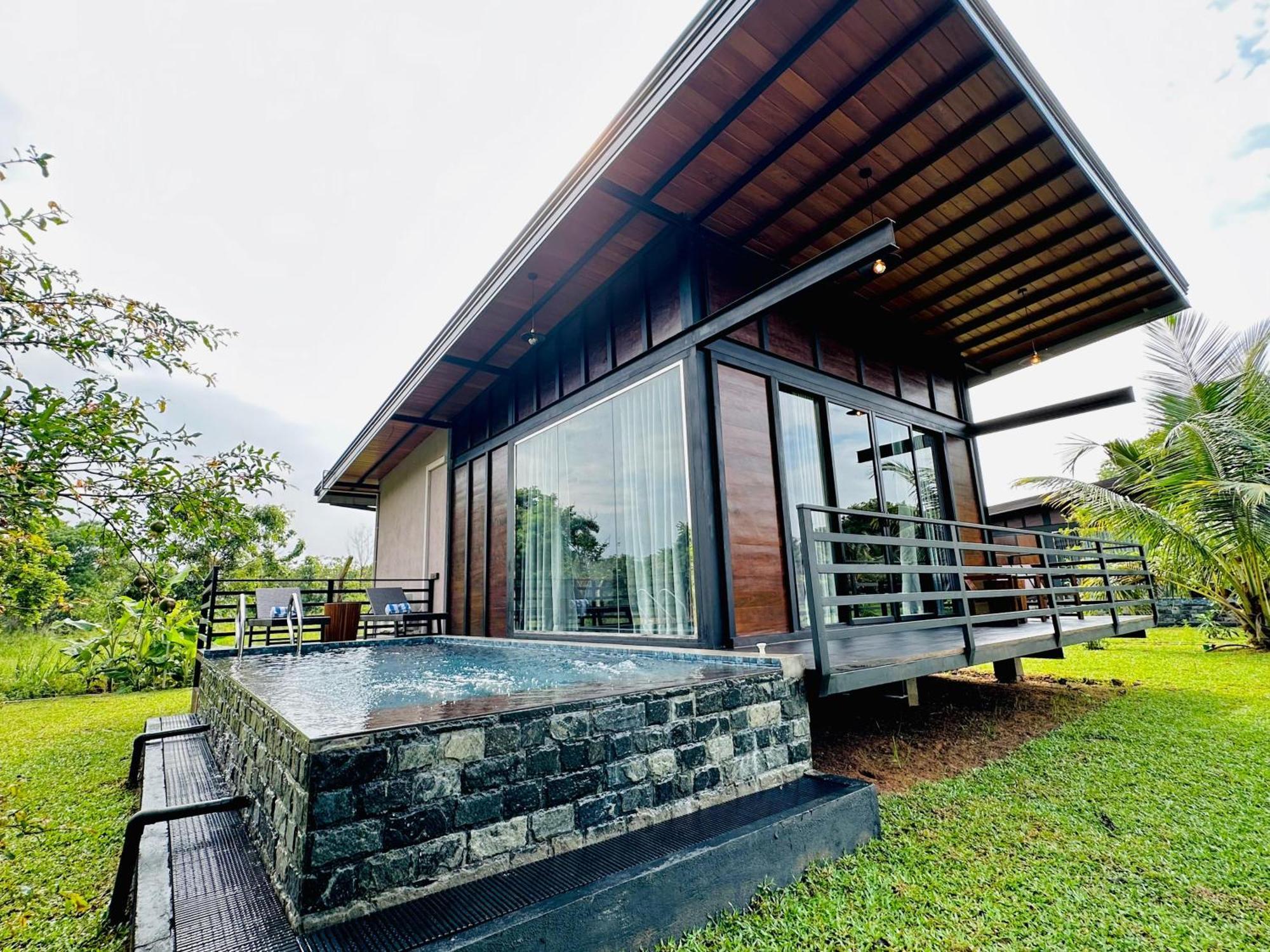 Atha Resort Sigiriya Exteriér fotografie A villa at the resort